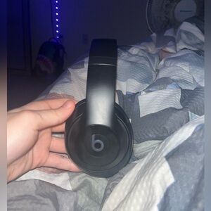 Black Beats Studio Pro 3.